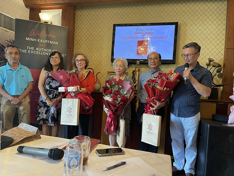 Ra mắt cuốn sách The Excellent Bridge về CEEVN và chị Minh Kauffman