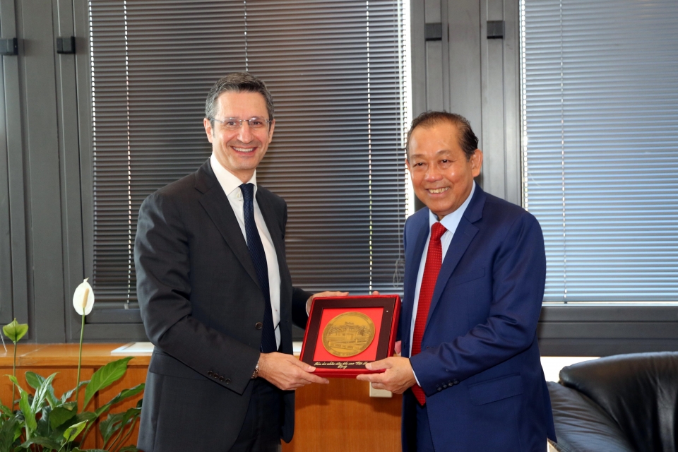 pho thu tuong thuong truc chinh phu truong hoa binh gap lanh dao hoi dong tu phap quoc gia italy