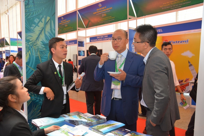 phat trien tp ho chi minh thanh trung tam tai chinh 6 ly do khong nen tri hoan