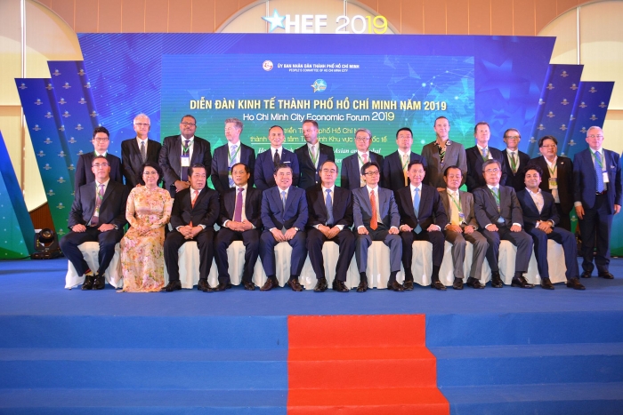 mot so hinh anh tai dien dan kinh te tp ho chi minh nam 2019