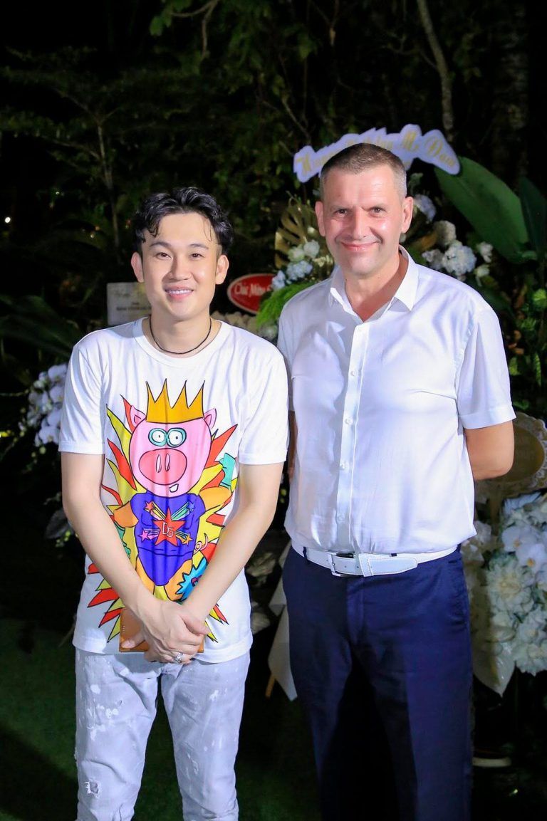 Hoa khôi Hương Hoàng và dàn sao hội ngộ sinh nhật ca sĩ Đàm Vĩnh Hưng