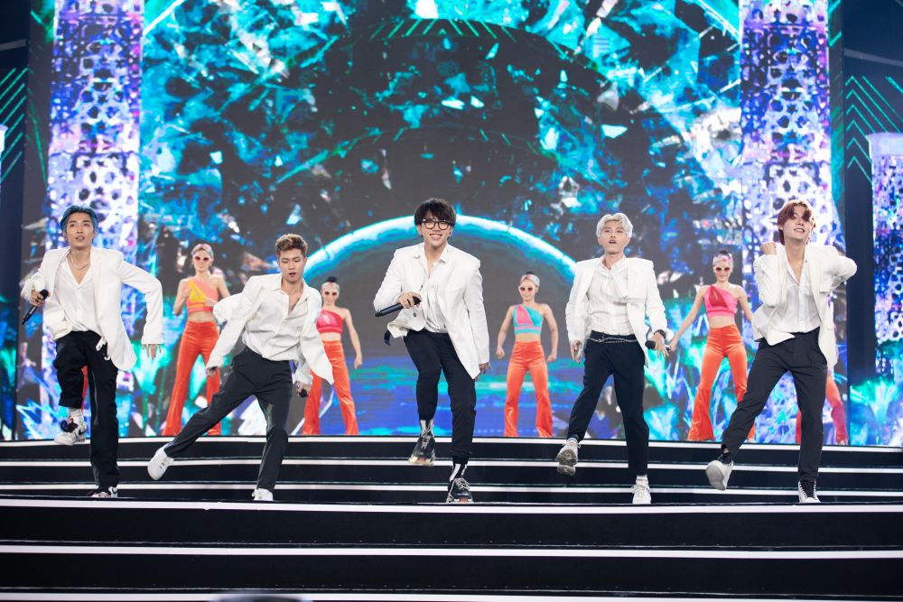 hoa hau viet nam 2020 diem ten 35 co gai xuat sac lot vao dem chung ket toan quoc