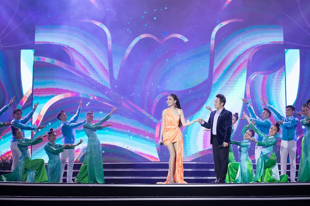 hoa hau viet nam 2020 diem ten 35 co gai xuat sac lot vao dem chung ket toan quoc