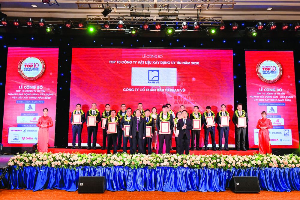 undefined Phan Vũ - Japan Pile: Cùng sánh bước để vươn xa