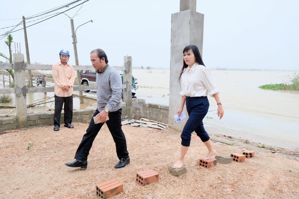 Doanh nhân Phạm Bích Thủy 'Hướng về miền Trung yêu thương' tại tỉnh Thừa Thiên - Huế
