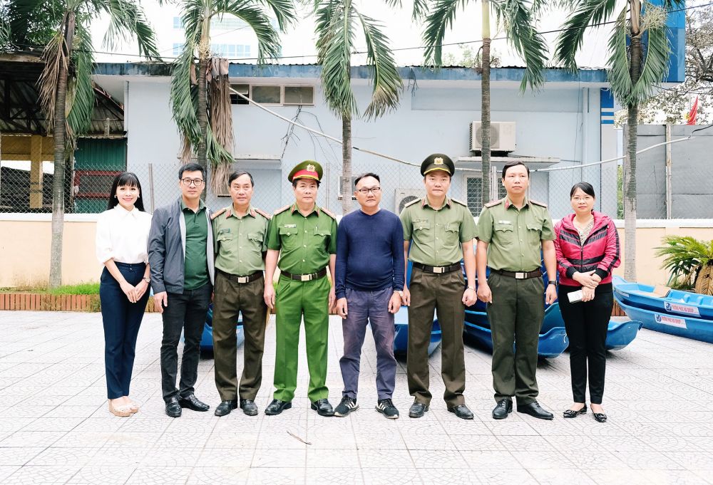 undefined Doanh nhân Phạm Bích Thủy: 'Hướng về miền Trung yêu thương' tại tỉnh Thừa Thiên Huế