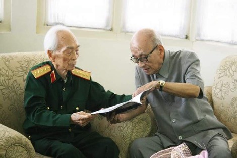 Giáo sư Vũ Khiêu và Đại tướng Võ Nguyên Giáp