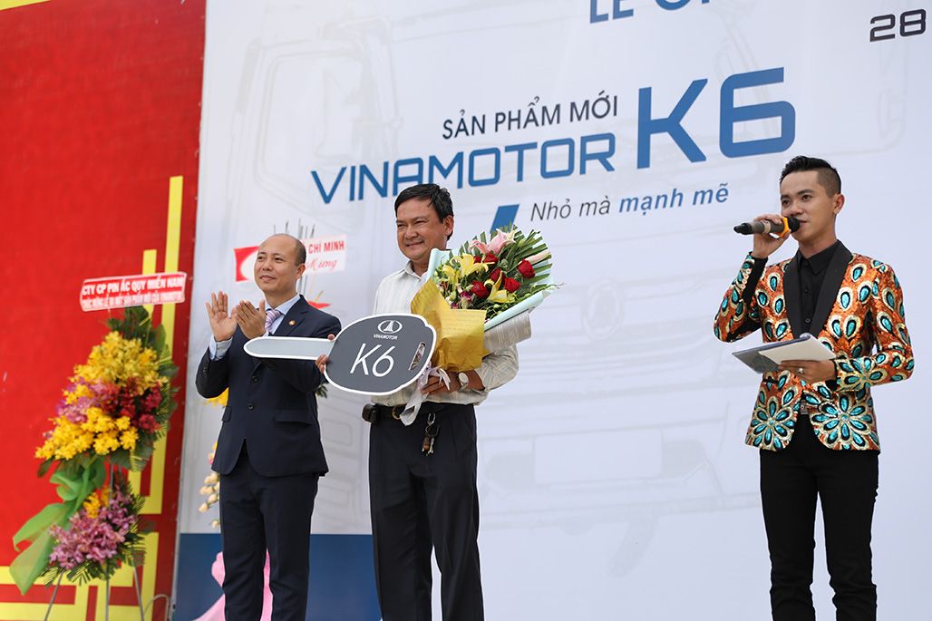 vinamotor k6 ra mat khach hang mien nam