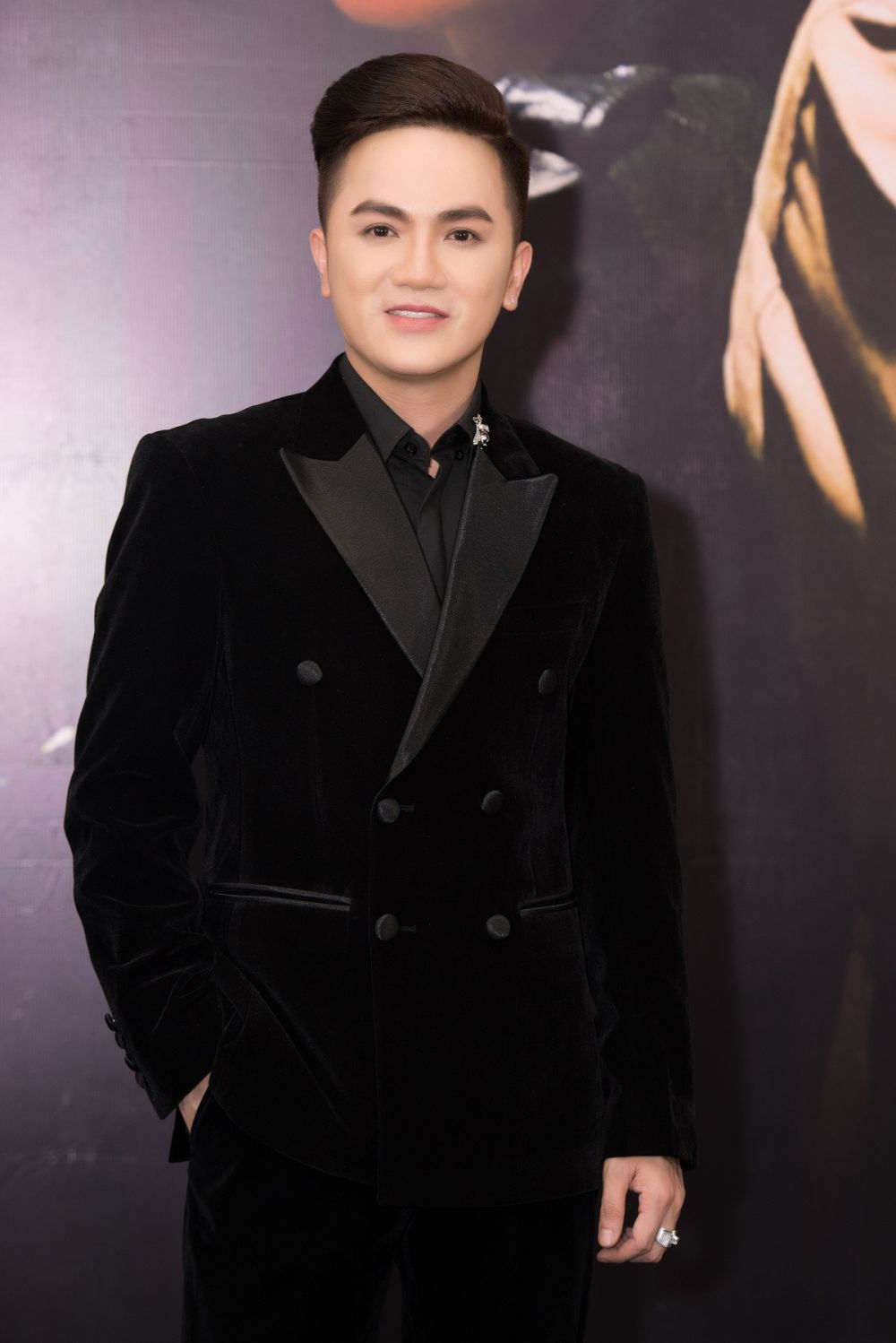 Ca sĩ Khưu Huy Vũ ra mắt MV mới với cú twist bất ngờ ca si khuu huy vu ra mat mv moi voi cu twist bat ngo