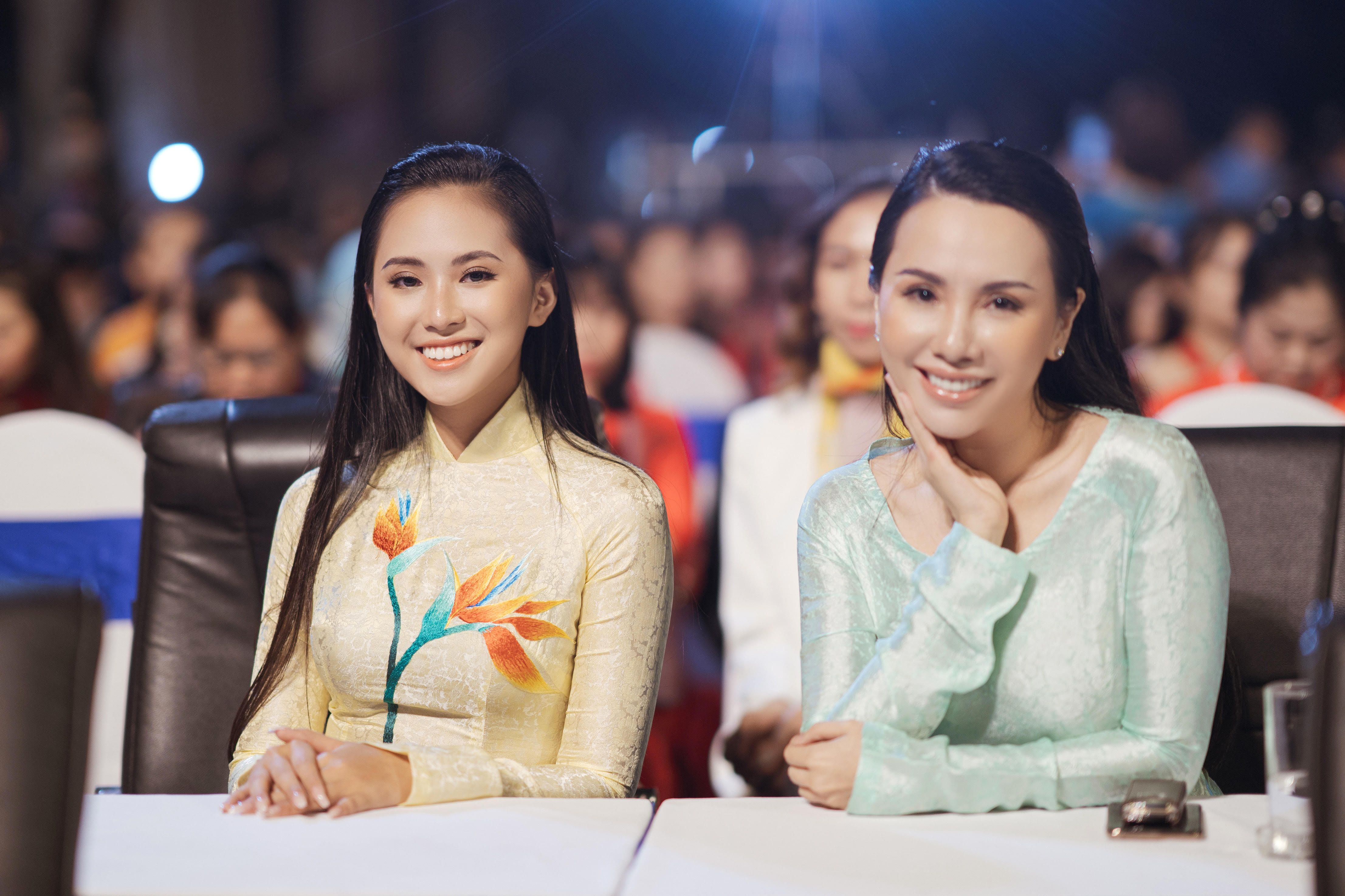 Hoa hậu Châu Ngọc Bích và Người đẹp Thể thao (Hoa hậu Việt Nam 22020) – Phù Bảo Nghi.