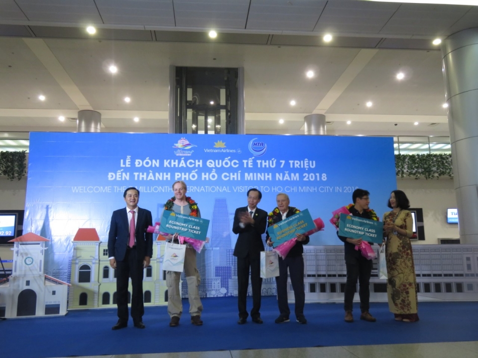 vi khach thu 7 trieu den thanh pho ho chi minh