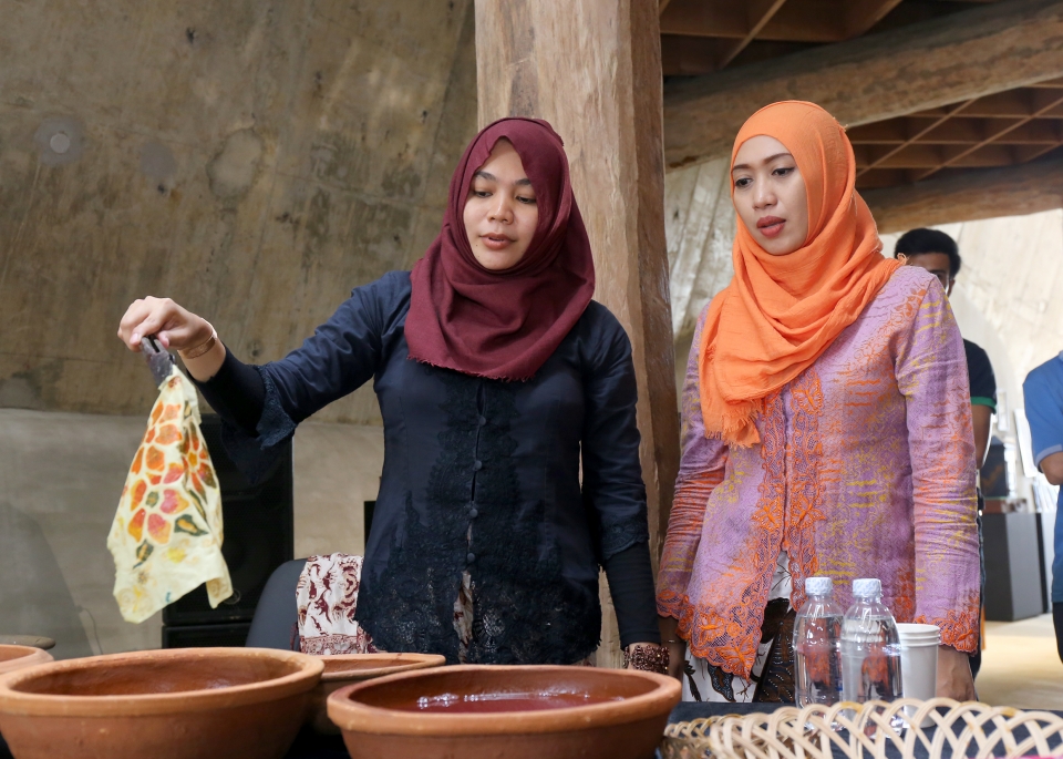 giao luu van hoa viet nam indonesia batik va tho cam e de