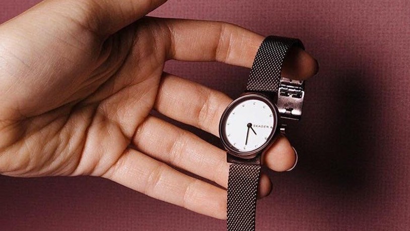 Hé lộ 6 cách đeo đồng hồ nữ đẹp, đúng cách dành cho nàng