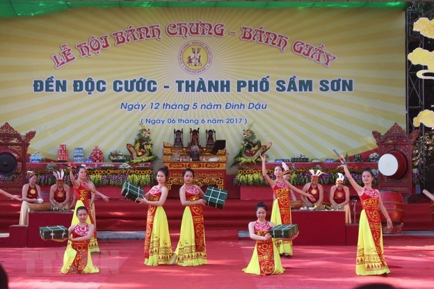 Lễ hội Bánh chưng - Bánh giầy tại Sầm Sơn.