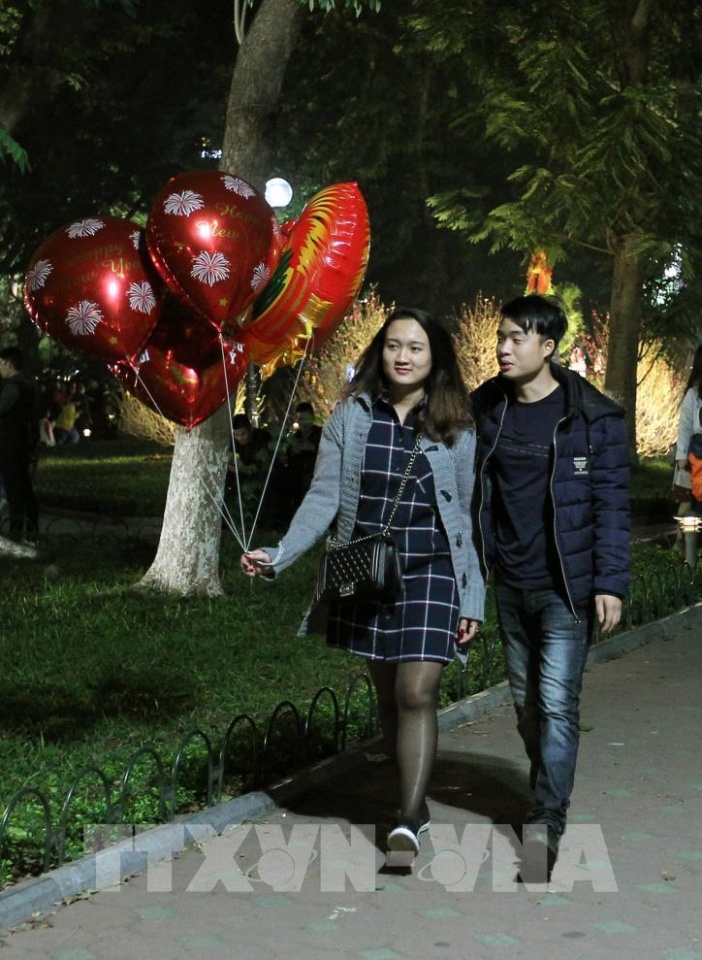 ron rang khong khi don xuan dinh dau