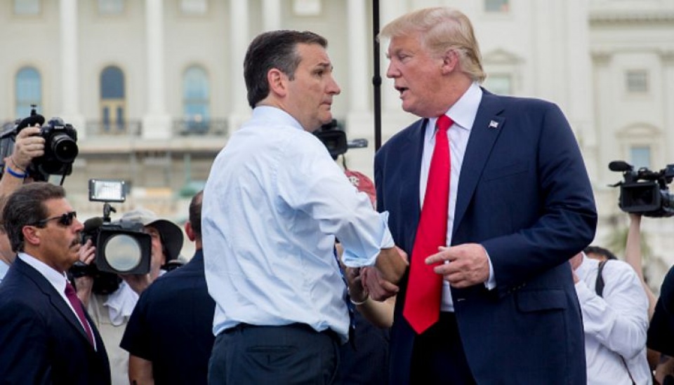 donald trump va nhung cai bat tay noi tieng