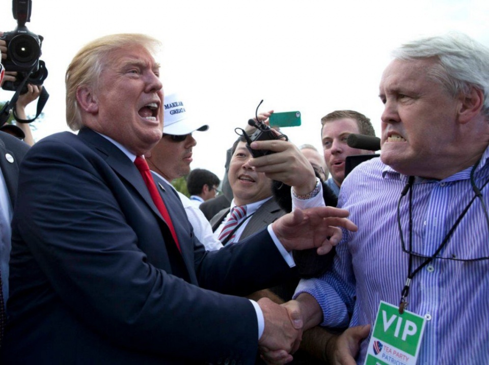 donald trump va nhung cai bat tay noi tieng