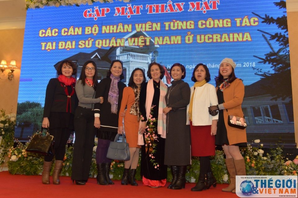 25 nam dong hanh va ket noi cua cac the he can bo lam viec o ukraine