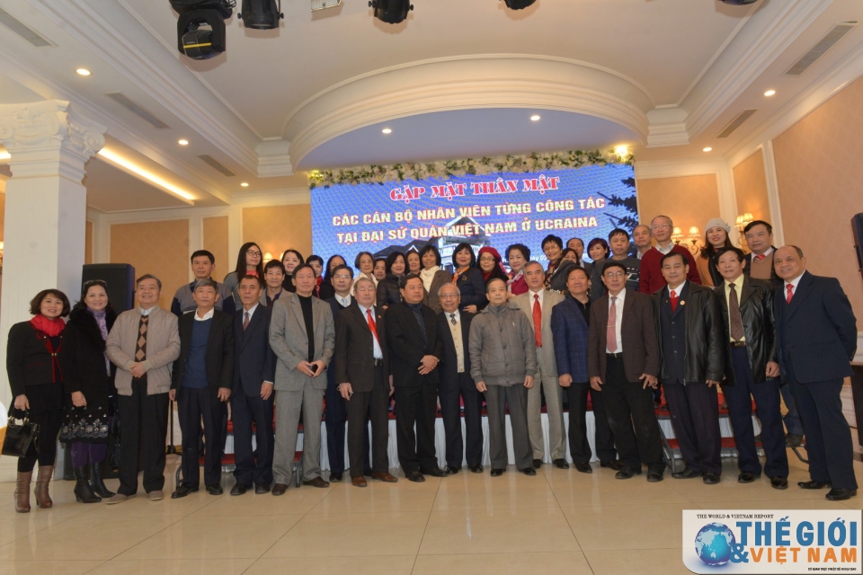 25 nam dong hanh va ket noi cua cac the he can bo lam viec o ukraine