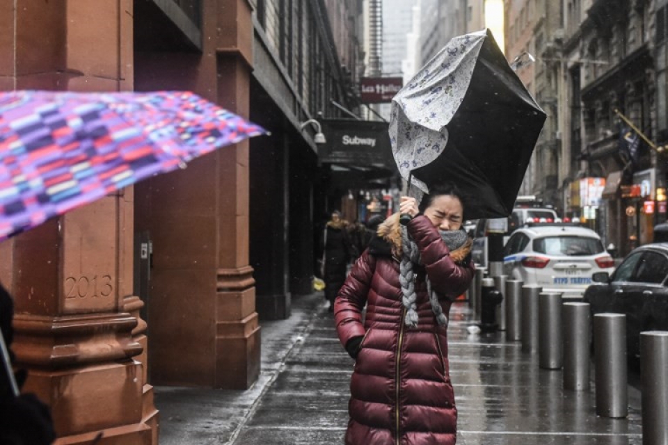bom bao hoanh hanh o bo dong nuoc my