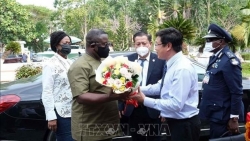 The President of the Republic of Sierra Leone and his wife wrap up the official visit to Vietnam