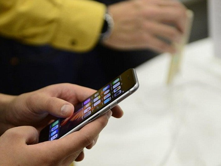 Apple bị Alphabet soán ngôi