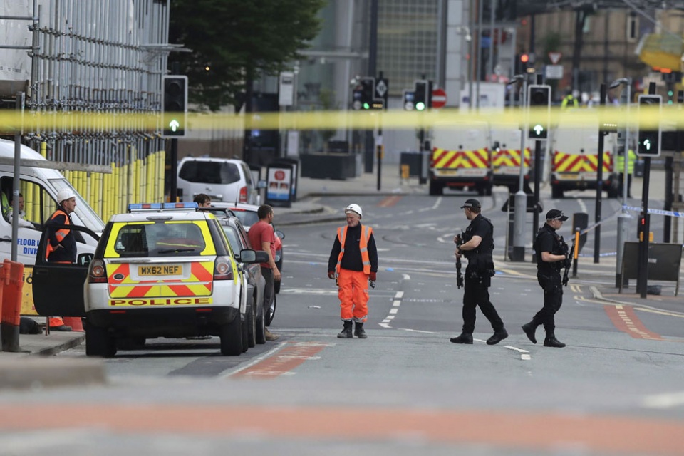 khung bo tai manchester canh bao lo hong an ninh chet nguoi