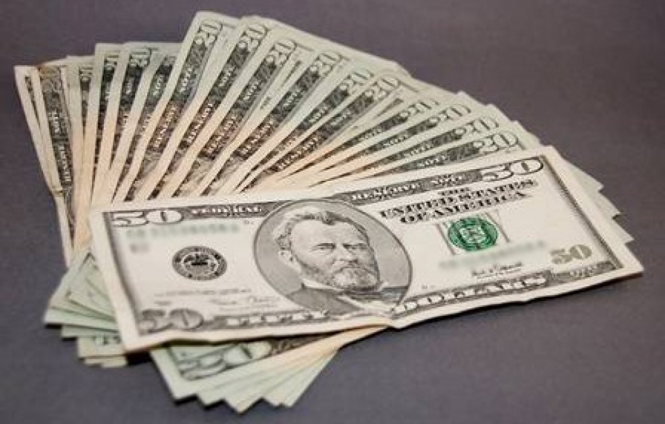 peru thu giu hang trieu usd tien gia