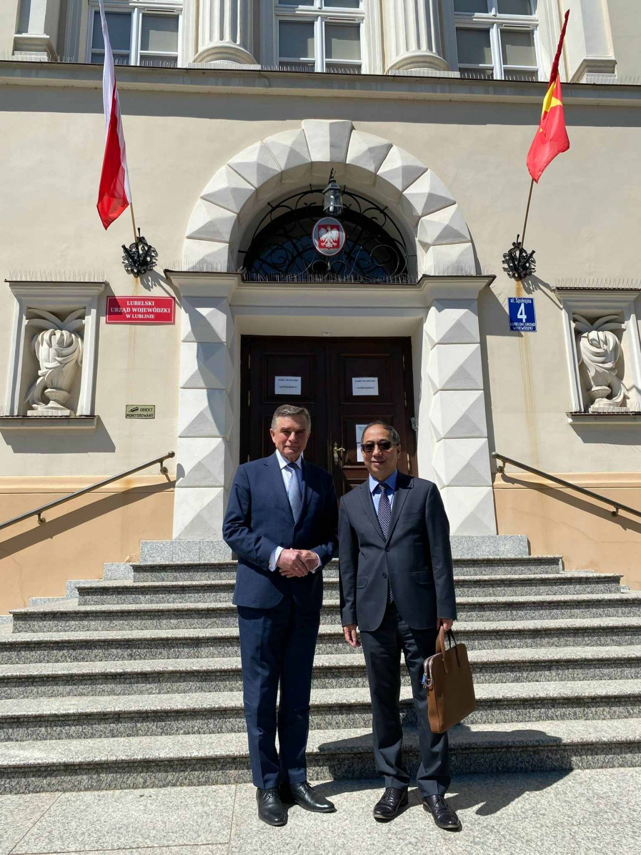 Đại sứ Nguyễn Hùng gặp làm việc với Thị trưởng thành phố Lublin Ngài Krzysztof Jan Żuk.