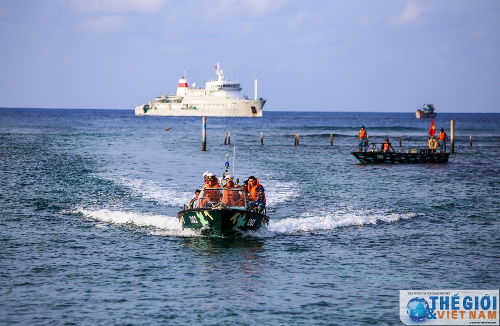 A calm sea day at Truong Sa islands. (Photo: Nguyen Hong)