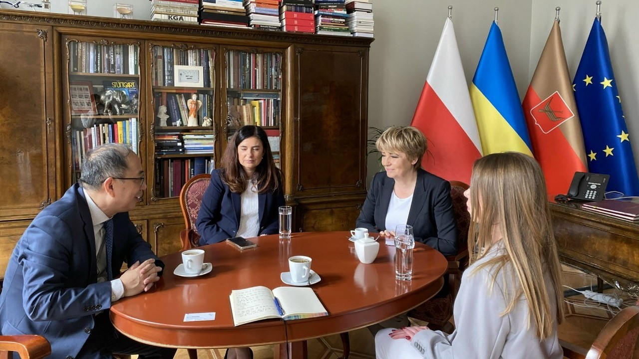 dai su nguyen hung tham lam viec tai od ba lan