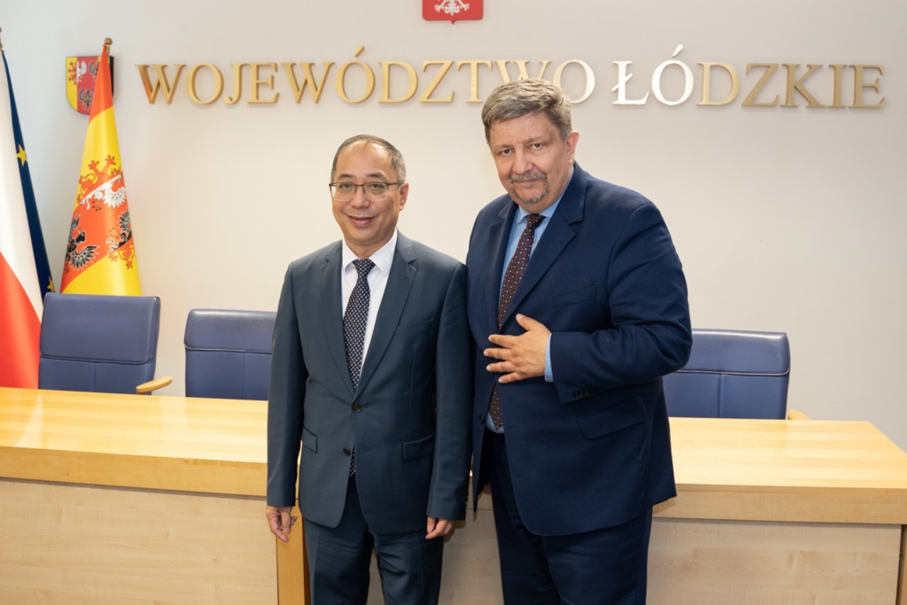 Đại sứ Nguyễn Hùng thăm, làm việc tại Łódź, Ba Lan
