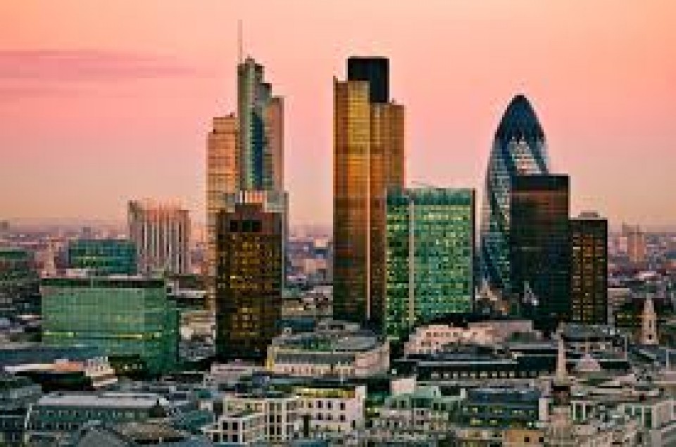 london lo ngai mat vi the trung tam tai chinh cua chau au
