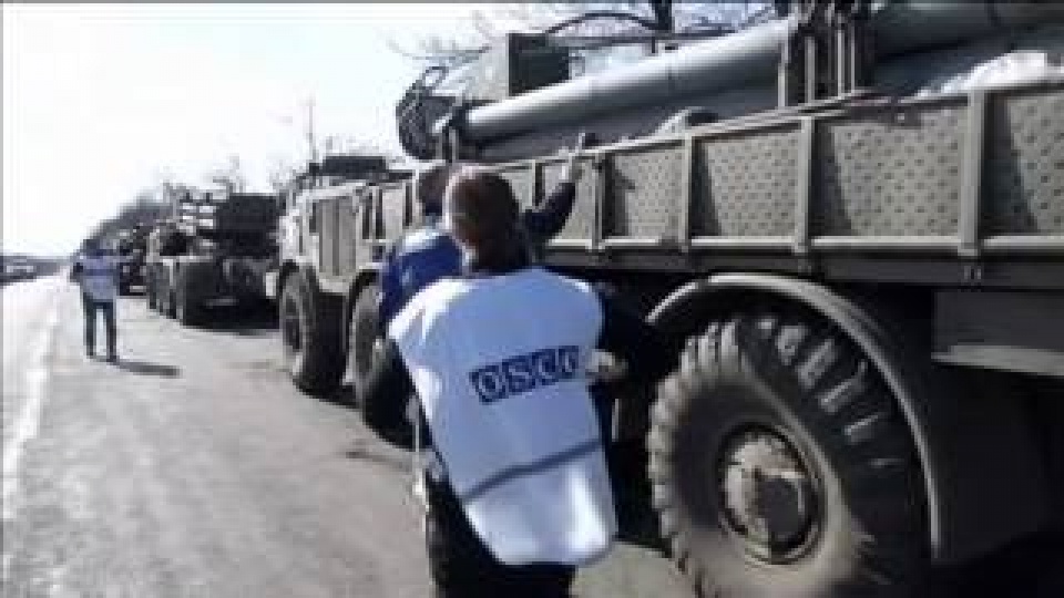 quan sat vien osce lai bi tan cong tai mien dong ukraine