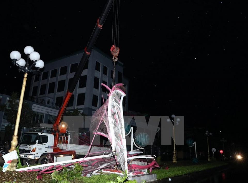 thu tuong truc tiep kiem tra viec khac phuc hau qua bao