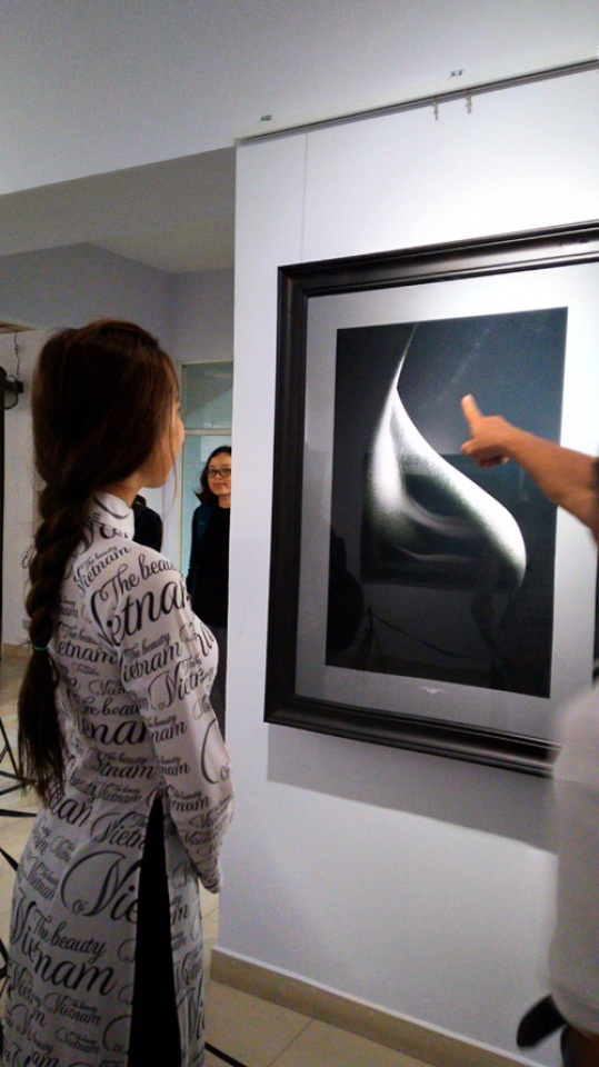 Tò mò triển lãm ảnh khỏa thân đầu tiên được cấp phép ở Việt Nam to mo trien lam anh khoa than dau tien duoc cap phep o viet nam