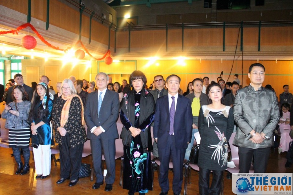 hai nhiem ky ngoai giao dang nho