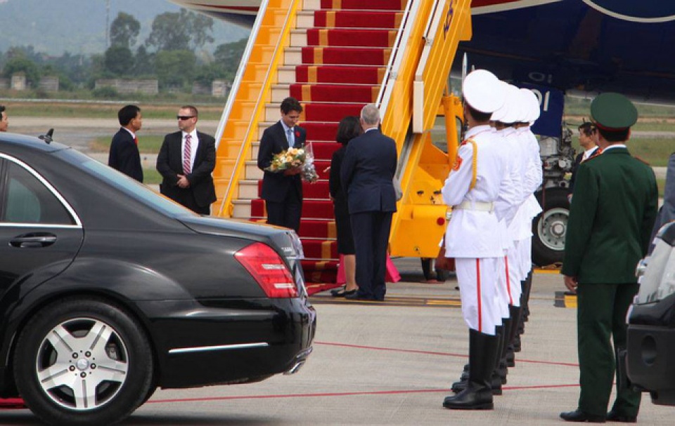 nhung hinh anh dau tien cua thu tuong canada justin trudeau tai ha noi