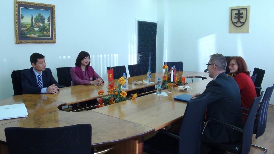 gioi thieu viet nam toi sinh vien slovakia