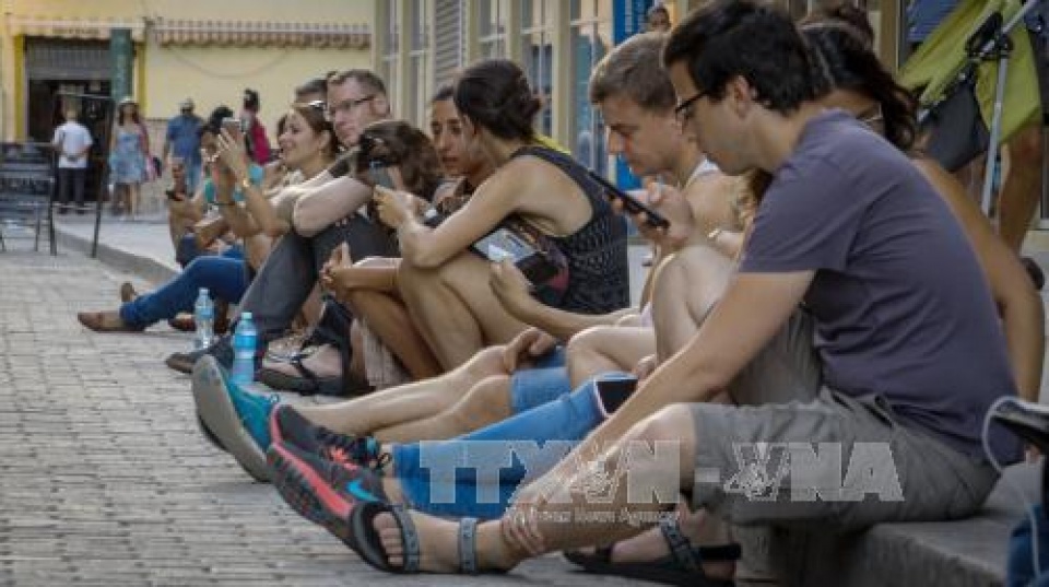 cuba mo dich vu gui tin nhan dien thoai truc tiep den my