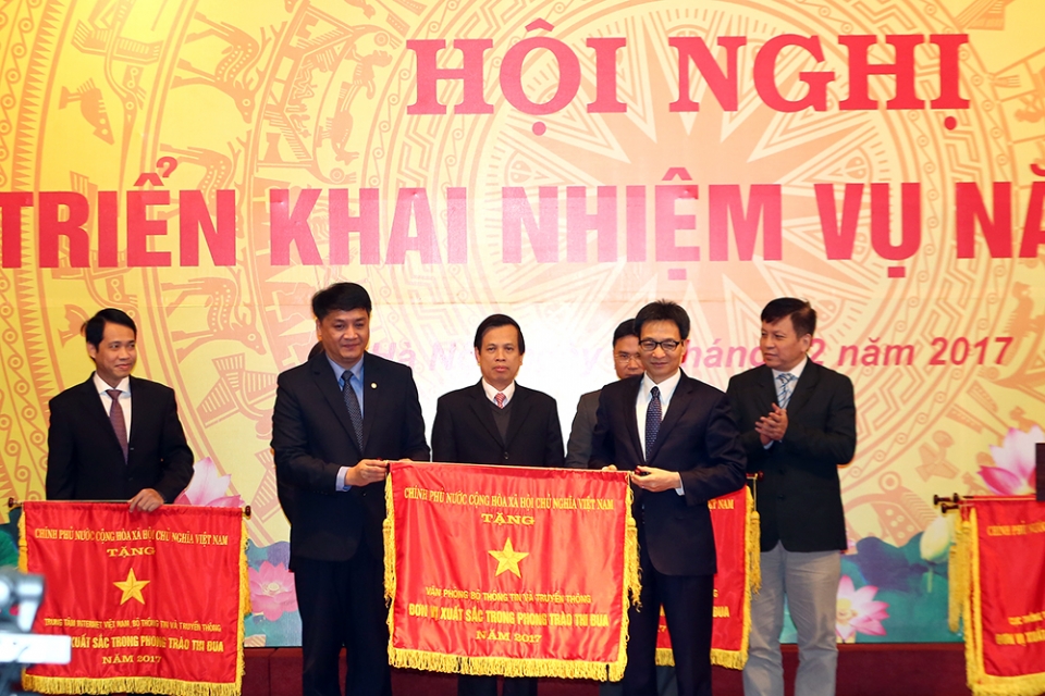 “Bộ TT&TT phải gương mẫu xây dựng, liên thông cơ sở dữ liệu” bo tttt phai guong mau xay dung lien thong co so du lieu