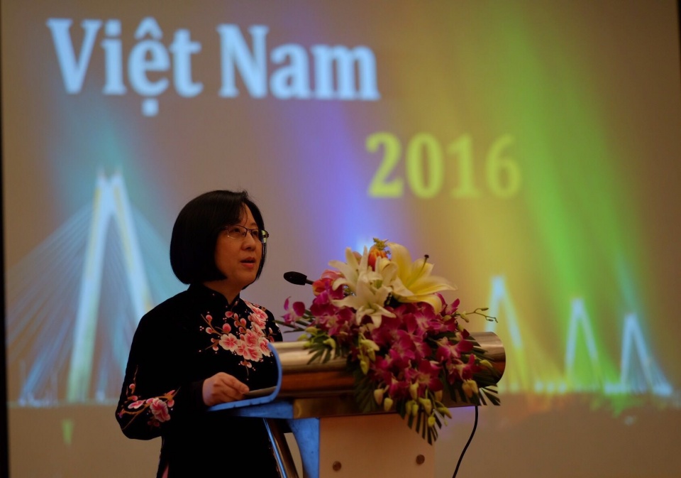 nguoi viet o thuong hai chung vui tet cong dong