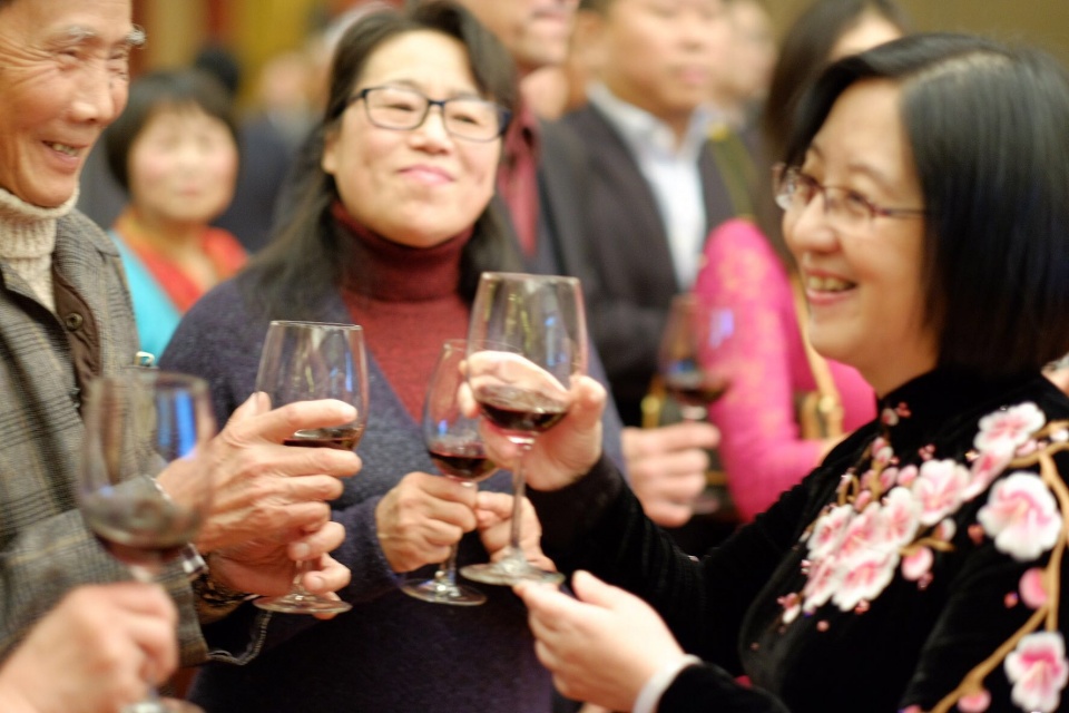 nguoi viet o thuong hai chung vui tet cong dong