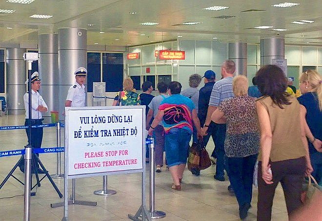 hai quan cac dia phuong tang cuong kiem soat cua khau duong mon loi mo khu vuc bien gioi phong chong dich do virus corona moi