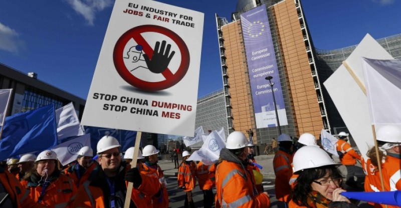 bieu tinh phan doi thep trung quoc o chau au