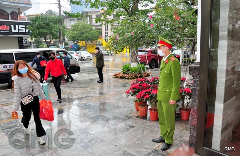 Người nhập cảnh qua Cửa khẩu Quốc tế Móng Cái bắt buộc phải vào khu cách ly theo dõi 14 ngày nguoi nhap canh qua cua khau quoc te mong cai bat buoc phai vao khu cach ly theo doi 14 ngay