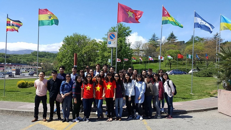 Thư gửi các cán bộ ngoại giao Việt Nam công tác ở châu Âu!