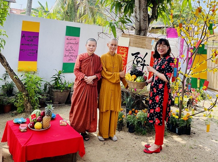 Đại sứ Việt Nam tại Sri Lanka thăm và chúc Tết cộng đồng nhân dịp năm mới Nhâm Dần. (Nguồn: ĐSQ Việt Nam tại Srilanka)