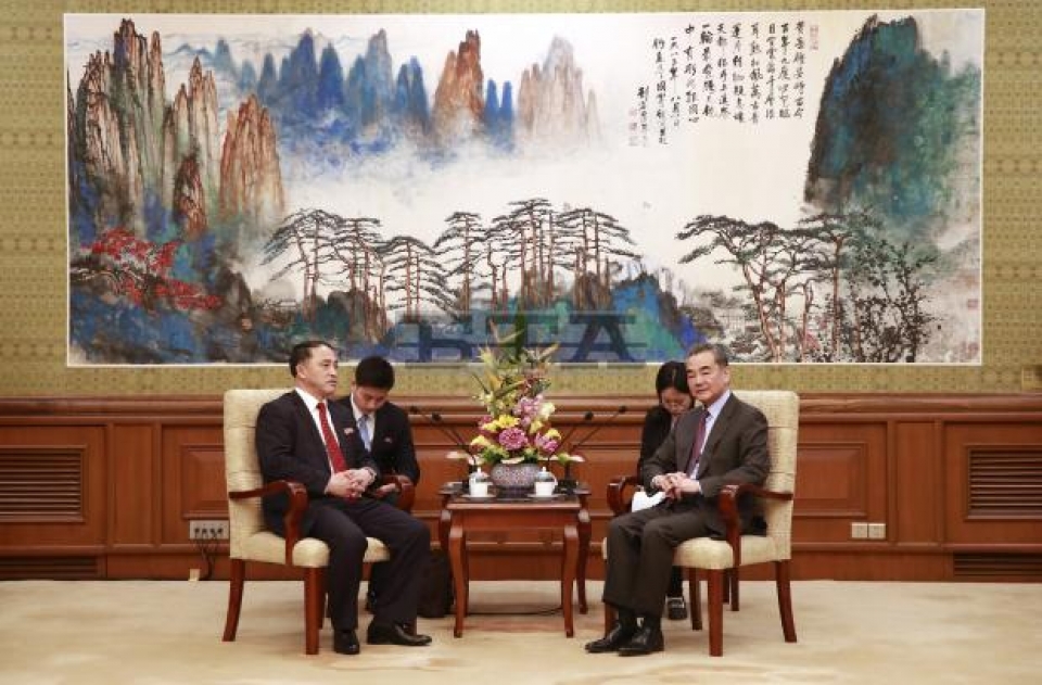 thu truong ngoai giao trieu tien gap ngoai truong trung quoc