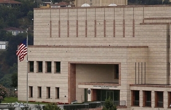 tho nhi ky ket toi nhan vien lanh su thu ba cua my lien quan toi khung bo